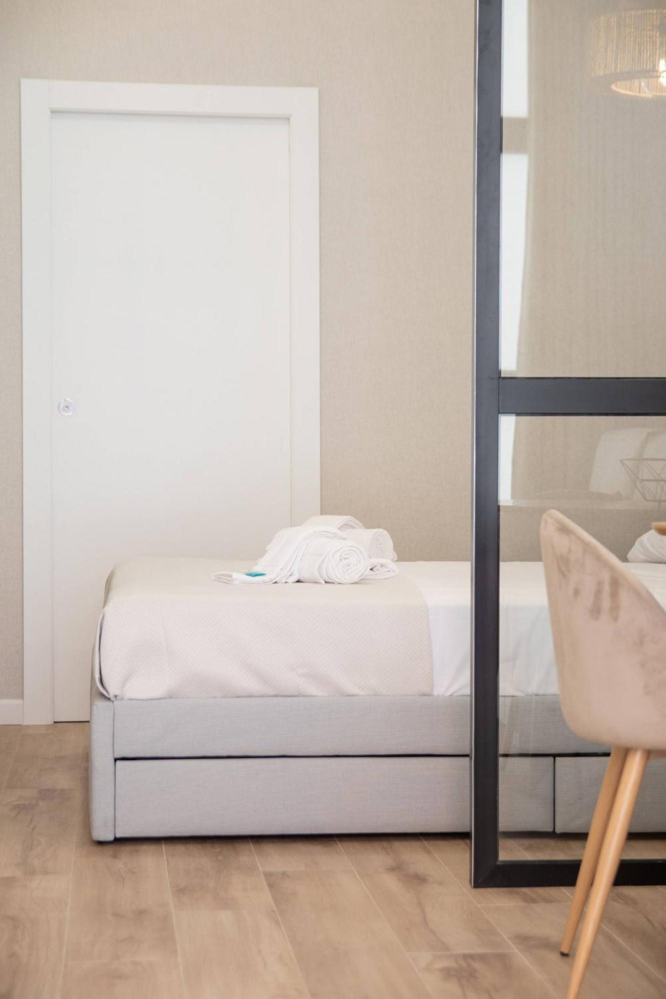Maritim 2 By Concept Flats Apartment Valencia Bagian luar foto